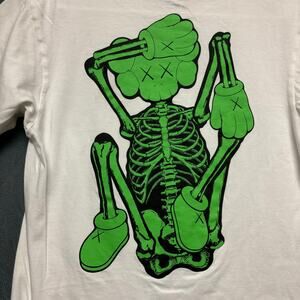 Uniqlo UT X KAWS Skeleton Shirt Crewneck Mens Small Street Hype Skater Surfer